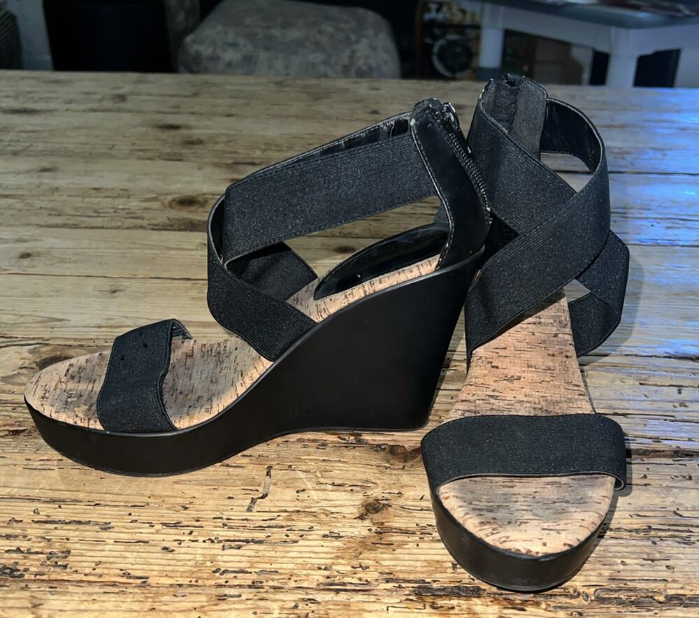 Charles David Women’s Size 7.5 Black Pauline Wedges
